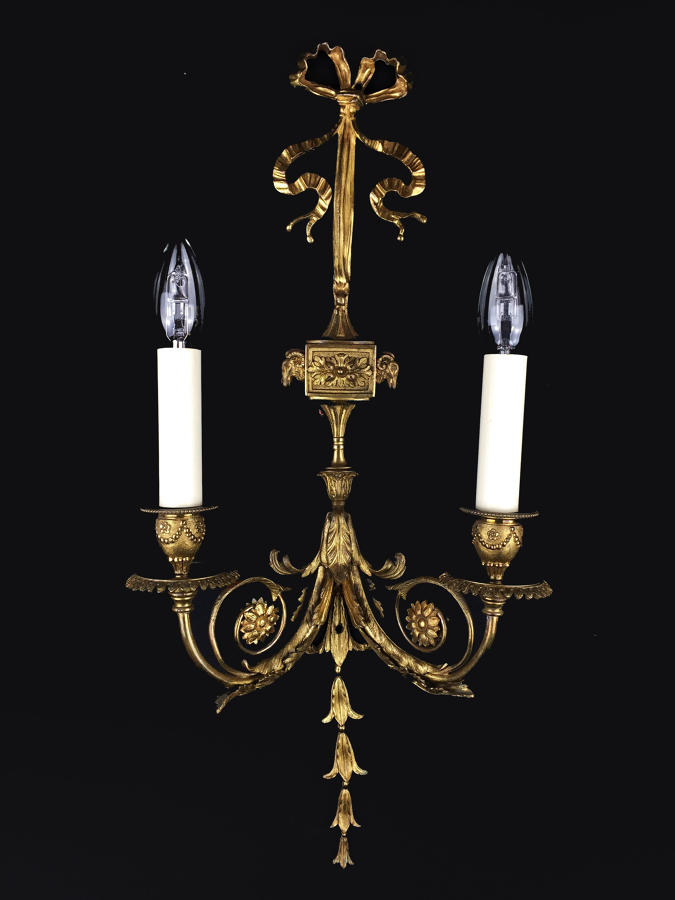 A single Louis XVI style wall light
