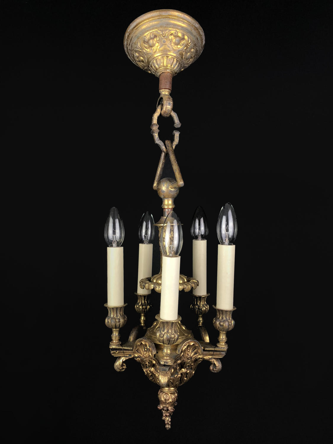 A Louis XV style chandelier