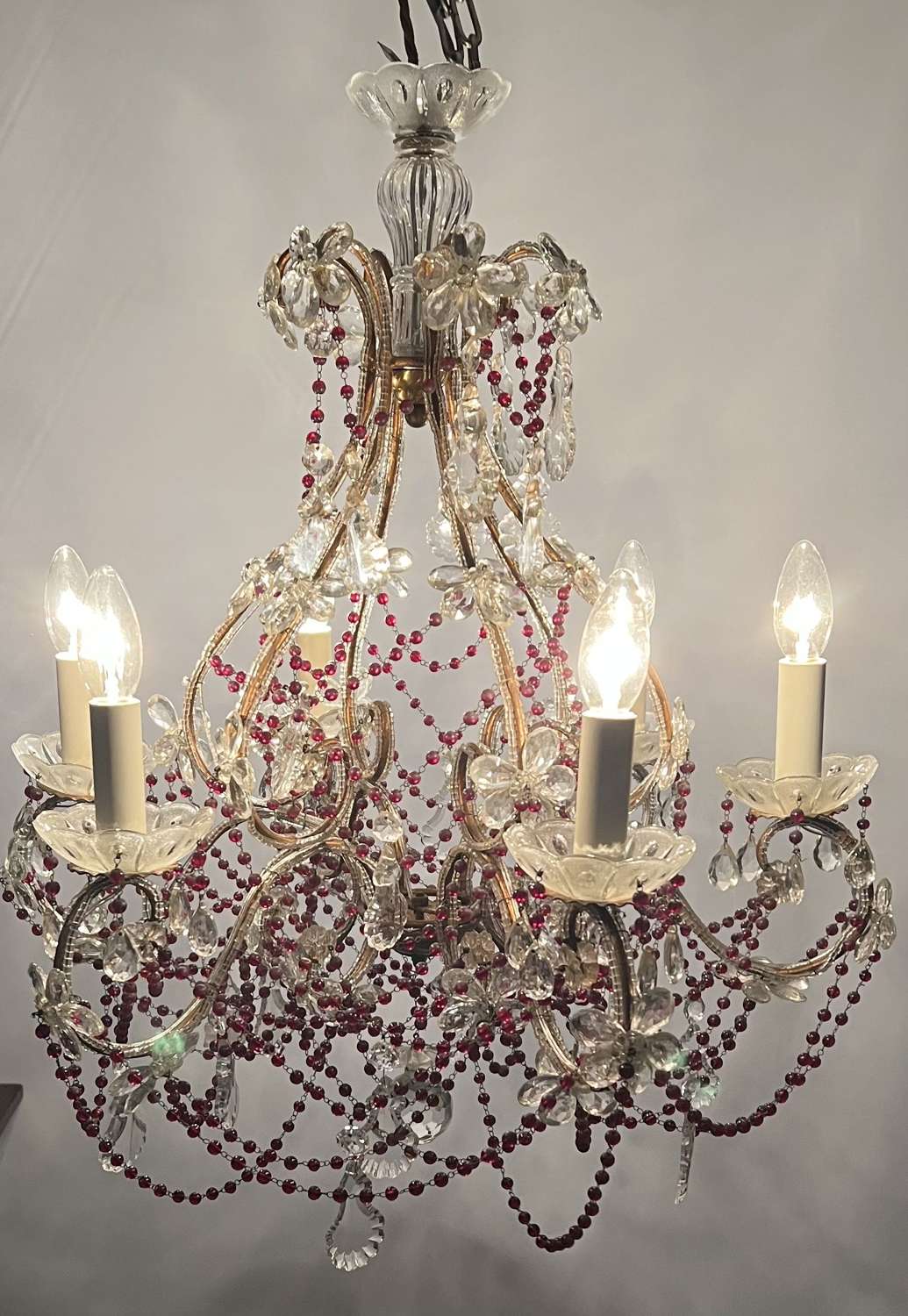 An exquisite Italian six light chandelier