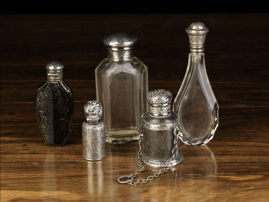 A GROUP OF FIVE ANTIQUE SCENT BOTTLES