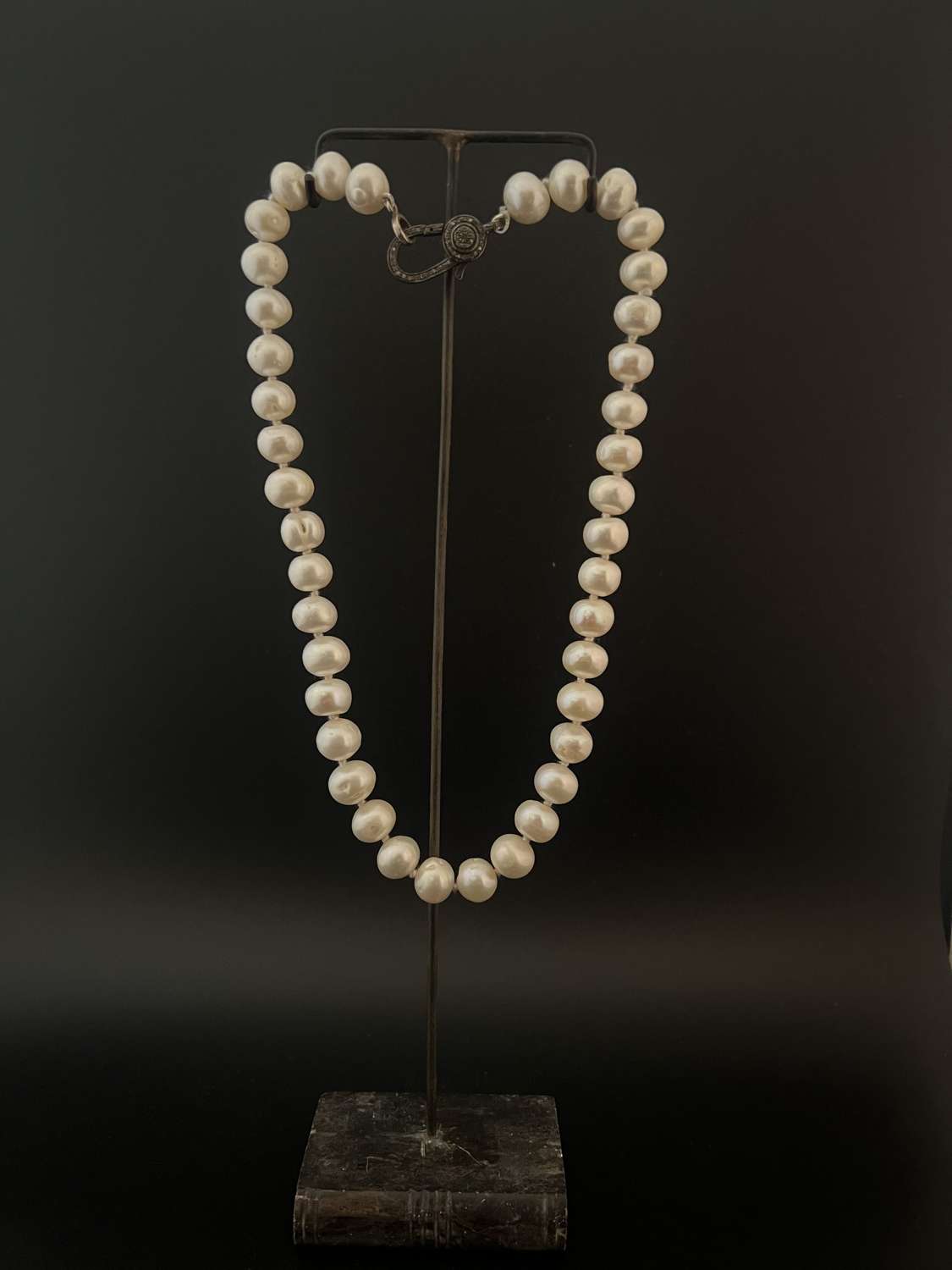 Peal necklace with diamond clasp